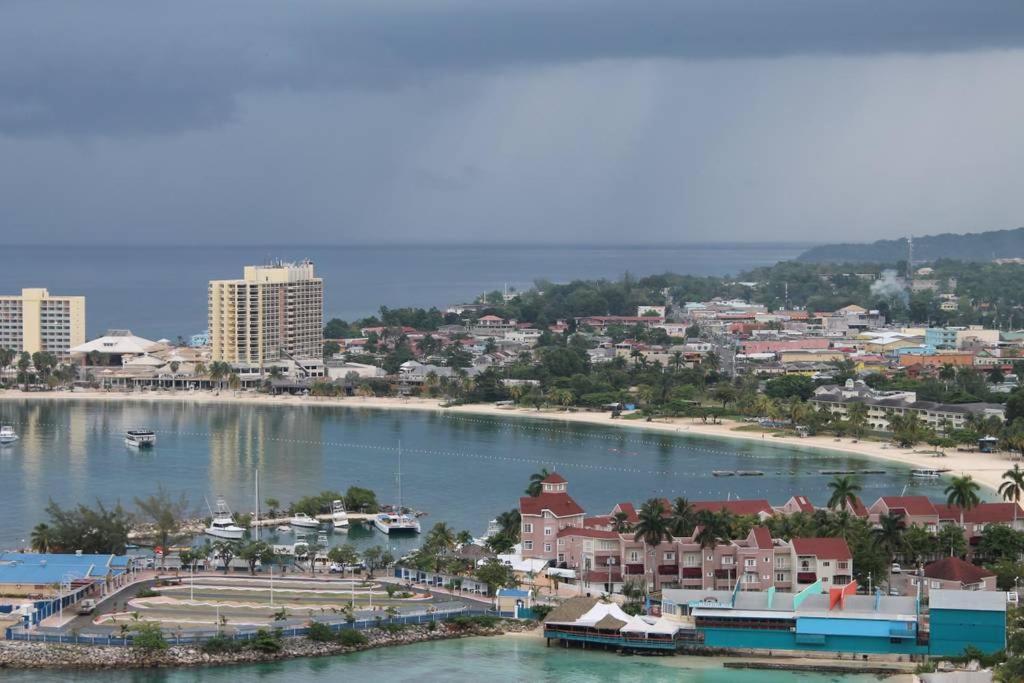 The View At Mystic Ridge Penthouse 78A Apartment Ocho Rios Ruang foto